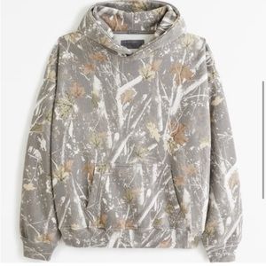 Abercrombie & Fitch Men's Essential Popover
Hoodie gray camo